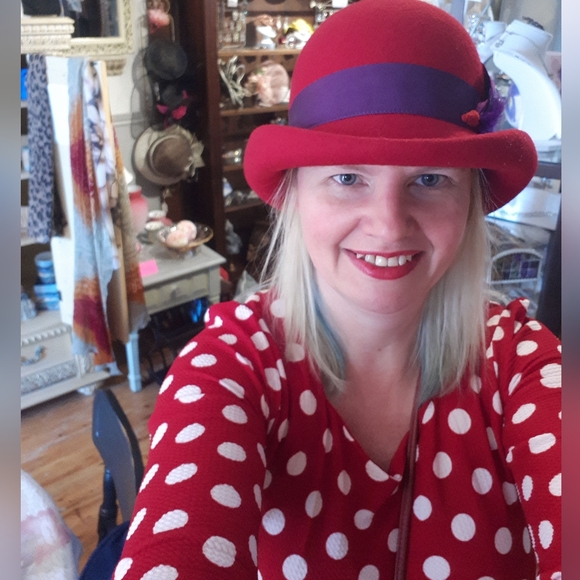 Red with white polkadot mermaid silhouette long sleeve midi dress (L) - Picture 4 of 4